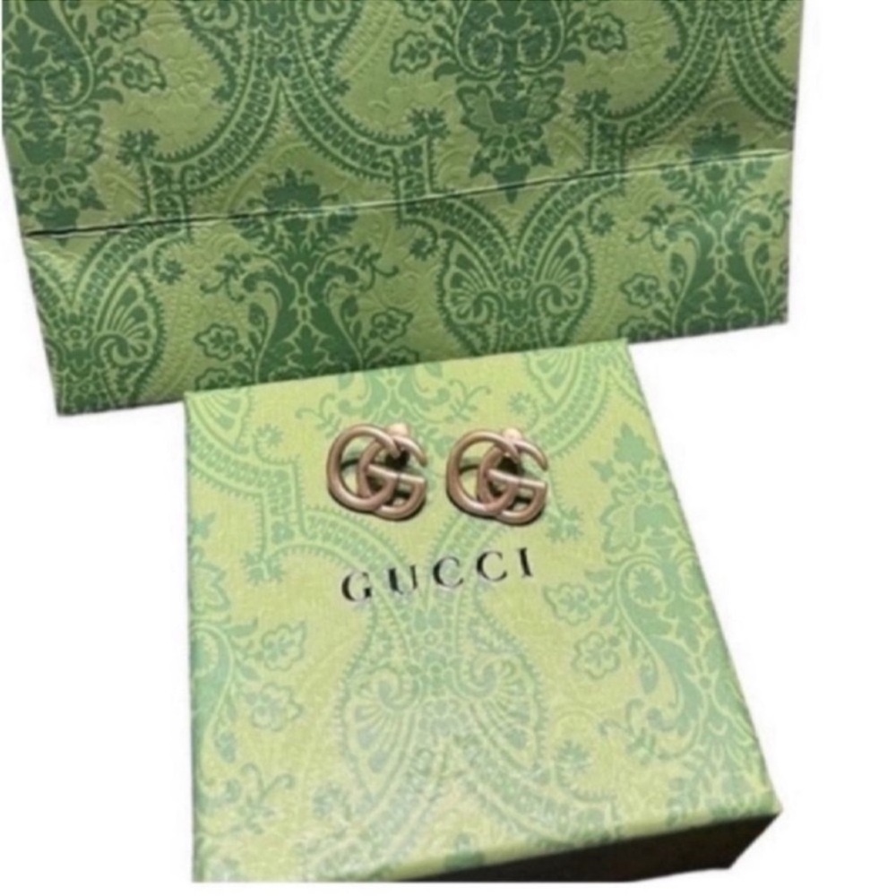 Gucci Gold Interlocking GG Logo Stud Earrings - Picture 5 of 9
